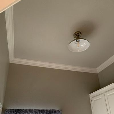 crown-molding-install-01-sqw